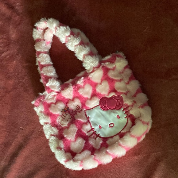 Fuzzy Hello kitty shoulder bag with zipper and straps - Picture 1 of 7